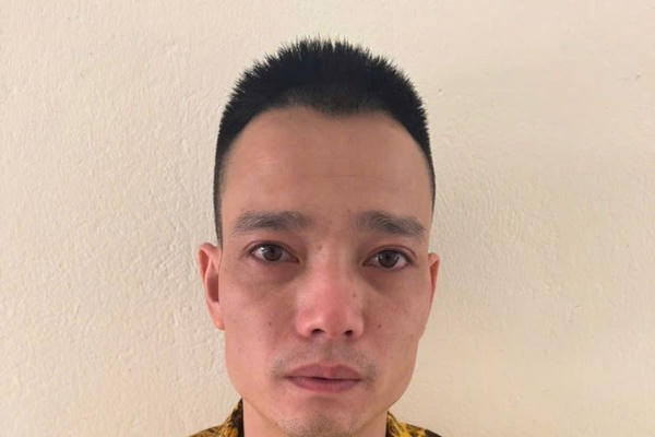 Khởi tố, tạm giam đối tượng cầm kiếm truy đuổi người đi đường sau va chạm giao thông
Khởi tố, tạm giam đối tượng cầm kiếm truy đuổi người đi đường sau va chạm giao thông