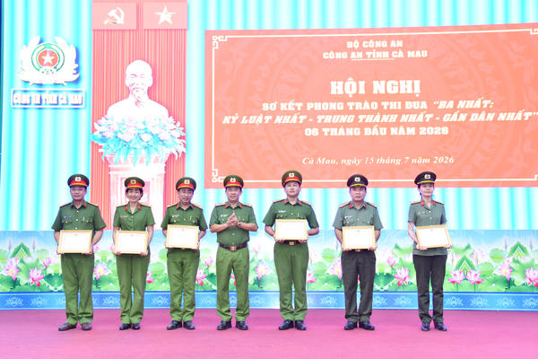 Công an Cà Mau sơ kết phong trào thi đua “Ba nhất”, tạo chuyển biến toàn diện
