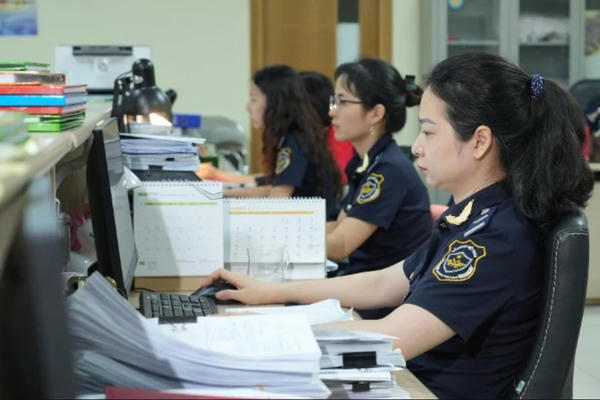 Hải quan phân luồng thông suốt hơn 12,4 triệu tờ khai trong 6 tháng đầu năm Hải quan phân luồng thông suốt hơn 12,4 triệu tờ khai trong 6 tháng đầu năm