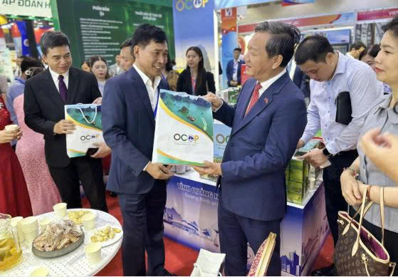 70 sản phẩm OCOP Quảng Ninh tham dự Hội chợ VIETLAO EXPO 2026 70 sản phẩm OCOP Quảng Ninh tham dự Hội chợ VIETLAO EXPO 2026