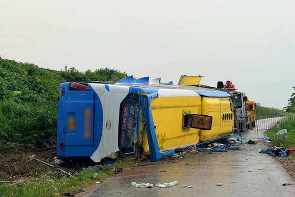 Công điện Chính phủ yêu cầu khẩn trương điều tra nguyên nhân và khắc phục hậu quả vụ TNGT trên cao tốc Pháp Vân - Cầu Giẽ Công điện Chính phủ yêu cầu khẩn trương điều tra nguyên nhân và khắc phục hậu quả vụ TNGT trên cao tốc Pháp Vân - Cầu Giẽ