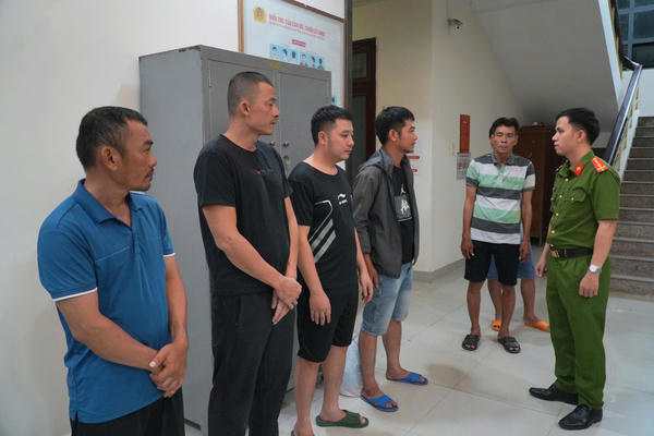 Triệt phá đường dây cá độ bóng đá qua mạng quy mô 1.200 tỷ đồng tại Quảng Ngãi 