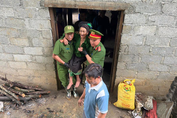 Tuyên Quang: Kịp thời di dời hộ dân khỏi khu vực sạt lở nghiêm trọng