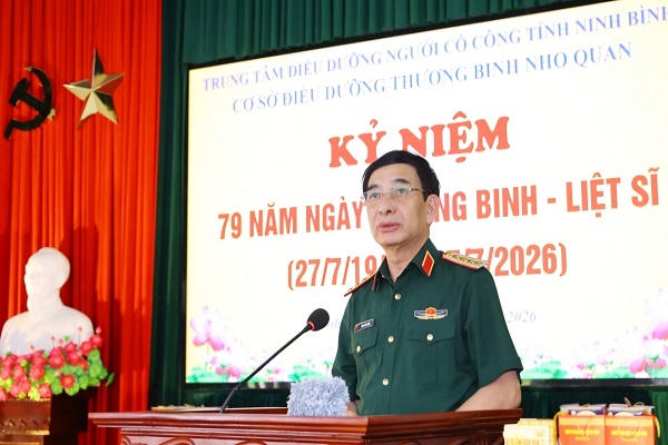 Đại tướng Phan Văn Giang thăm, tặng quà tại Cơ sở Điều dưỡng thương binh Nho Quan