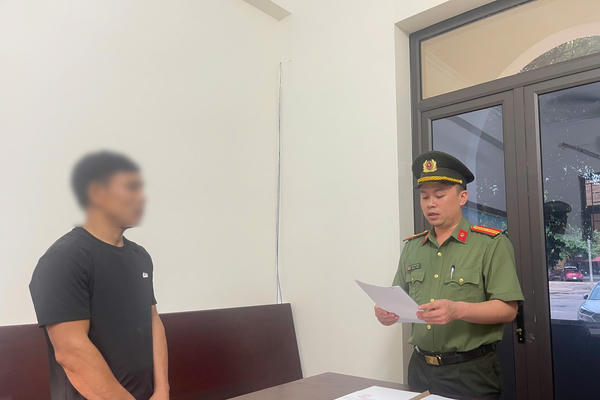Khởi tố, bắt giam con rể "nói chuyện" với bố vợ bằng dao bầu ở Phú Thọ Khởi tố, bắt giam con rể "nói chuyện" với bố vợ bằng dao bầu ở Phú Thọ