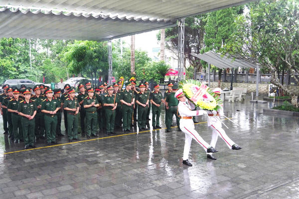 Bộ CHQS tỉnh Tuyên Quang kiểm tra công tác tìm kiếm, quy tập hài cốt liệt sĩ và tri ân người có công Bộ CHQS tỉnh Tuyên Quang kiểm tra công tác tìm kiếm, quy tập hài cốt liệt sĩ và tri ân người có công