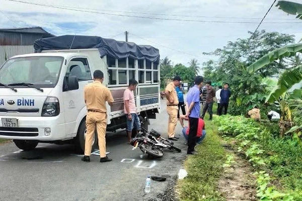 Phục hồi điều tra vụ TNGT ở Vĩnh Long làm nữ sinh tử vong sau 1 năm tạm đình chỉ Phục hồi điều tra vụ TNGT ở Vĩnh Long làm nữ sinh tử vong sau 1 năm tạm đình chỉ