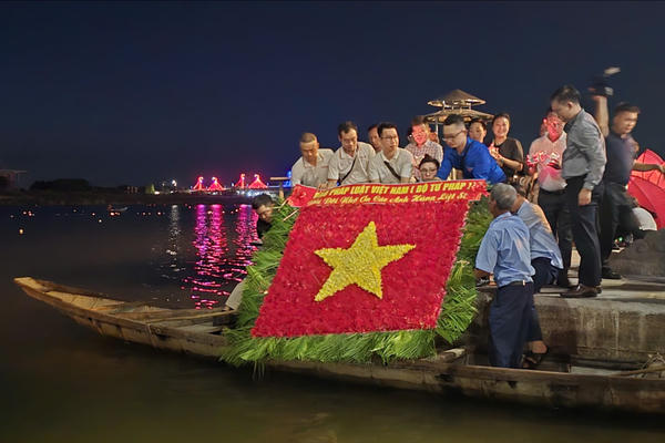 Chạm tay vào dòng Thạch Hãn huyền thoại