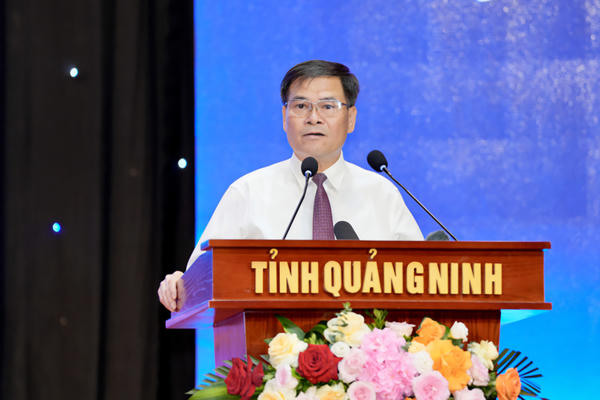 Quảng Ninh siết trách nhiệm, chấm dứt ‘ngâm’ hồ sơ đất đai Quảng Ninh siết trách nhiệm, chấm dứt ‘ngâm’ hồ sơ đất đai