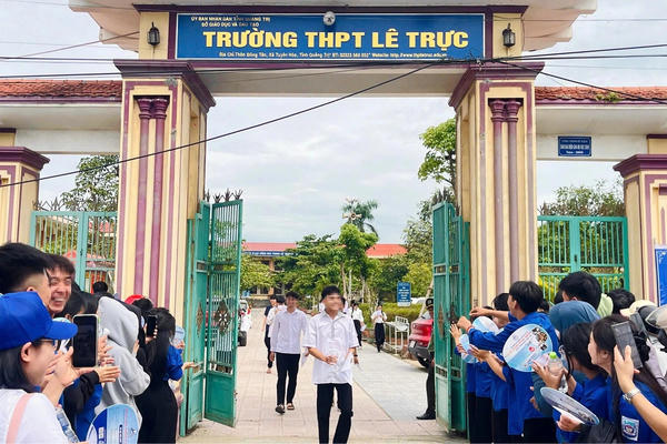 Bộ GD&ĐT và Quảng Trị chỉ đạo xử lý nghiêm vụ vi phạm quy chế thi tại Trường THPT Lê Trực Bộ GD&ĐT và Quảng Trị chỉ đạo xử lý nghiêm vụ vi phạm quy chế thi tại Trường THPT Lê Trực