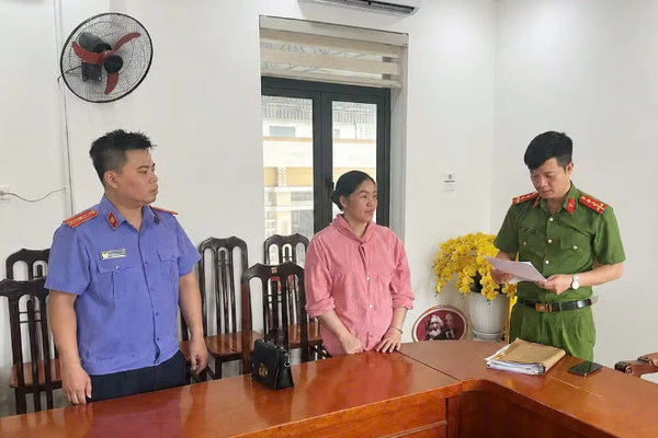 Khởi tố người mẹ vì giao xe máy cho con trai 15 tuổi gây tai nạn chết người Khởi tố người mẹ vì giao xe máy cho con trai 15 tuổi gây tai nạn chết người