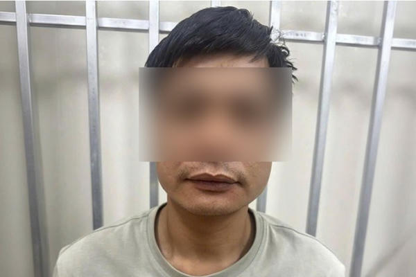 Đề nghị truy tố người đàn ông lái xe máy tông CSGT khi bỏ chạy khỏi chốt kiểm tra ở Quảng Ninh Đề nghị truy tố người đàn ông lái xe máy tông CSGT khi bỏ chạy khỏi chốt kiểm tra ở Quảng Ninh