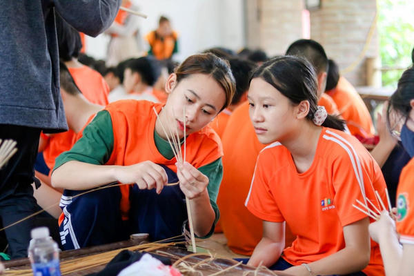 Tuyệt đối không sử dụng giáo dục tăng cường để dạy trước chương trình, luyện thi, nhồi nhét kiến thức Tuyệt đối không sử dụng giáo dục tăng cường để dạy trước chương trình, luyện thi, nhồi nhét kiến thức