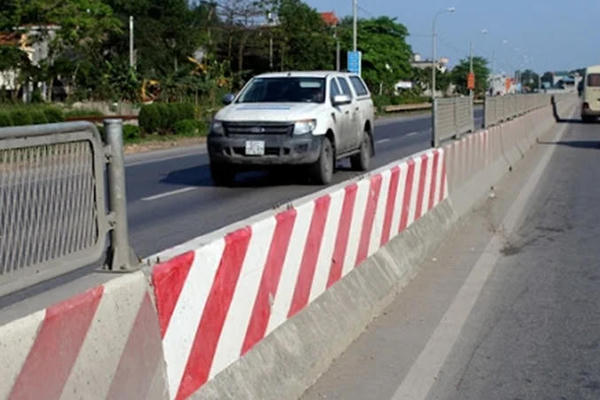 Bộ Xây dựng thông tin việc kiến nghị mở dải phân cách tại khu vực Tàu Bay trên tuyến Quốc lộ 1A Bộ Xây dựng thông tin việc kiến nghị mở dải phân cách tại khu vực Tàu Bay trên tuyến Quốc lộ 1A