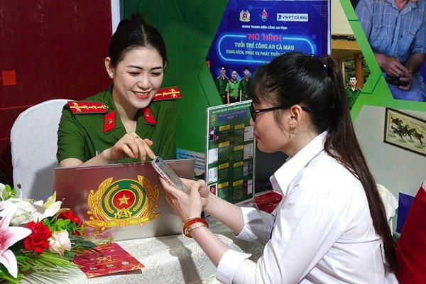 Miễn, giảm lệ phí nhiều dịch vụ công cho người dân sử dụng VNeID