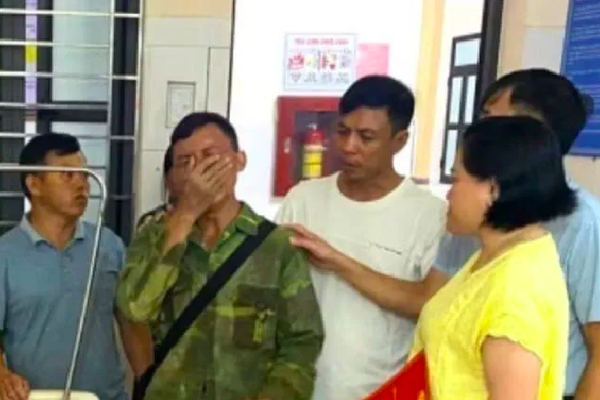 Mưa giông kèm sét đánh làm ba người thương vong tại Điện Biên
