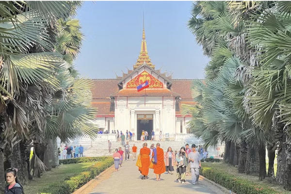 Khách Việt đứng thứ ba trong lượng khách quốc tế đến Lào Khách Việt đứng thứ ba trong lượng khách quốc tế đến Lào