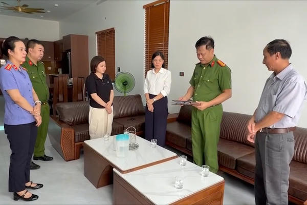 Khởi tố đối tượng lừa đảo chiếm đoạt tài sản trong giao dịch đất đai
