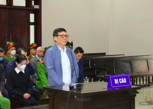 Cựu chủ tịch Vĩnh Phúc Lê Duy Thành được hoàn trả 21 tỷ đồng cùng hơn 300 nghìn USD Cựu chủ tịch Vĩnh Phúc Lê Duy Thành được hoàn trả 21 tỷ đồng cùng hơn 300 nghìn USD