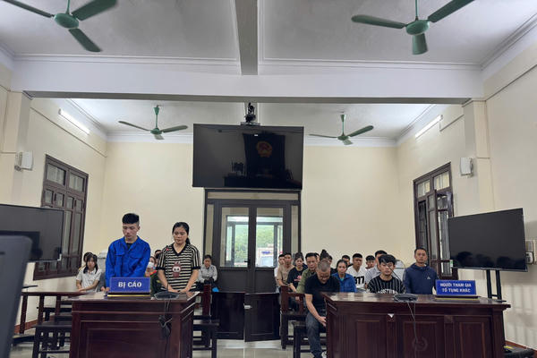 Tuyên phạt 2 bị cáo tổng cộng 14 năm 3 tháng tù vì bán cần sa qua mạng