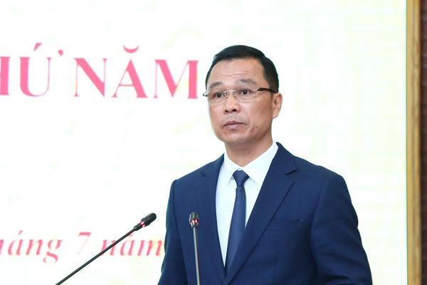 Thiếu tướng Tô Anh Dũng giữ chức Chủ tịch UBND tỉnh Thanh Hóa nhiệm kỳ 2026-2031
Thiếu tướng Tô Anh Dũng giữ chức Chủ tịch UBND tỉnh Thanh Hóa nhiệm kỳ 2026-2031