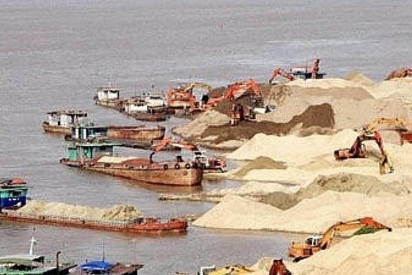 Lào Cai: Tận dụng đất đá thải mỏ và cát sỏi bồi lắng làm vật liệu xây dựng
