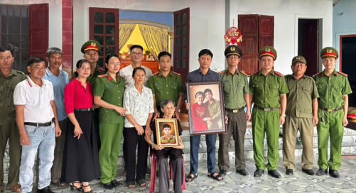 Công an xã Đại Đồng phục dựng ảnh - Tri ân các Liệt sĩ đã hy sinh vì Tổ quốc