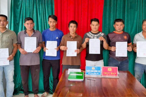 Khởi tố 7 người đánh bạc bằng hình thức xóc bầu cua trong rừng bạch đàn ở Gia Lai