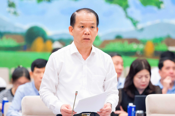 Bộ Chính trị đồng ý phân quyền xây dựng thể chế cho đô thị đặc biệt
