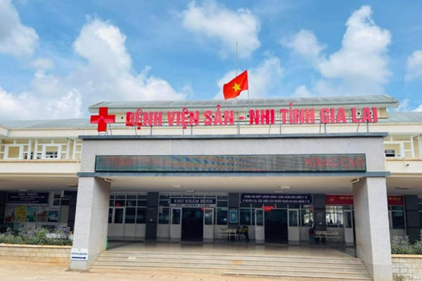 Gia Lai: Tạm giữ cha dượng bạo hành bé 3 tuổi là con riêng của vợ Gia Lai: Tạm giữ cha dượng bạo hành bé 3 tuổi là con riêng của vợ