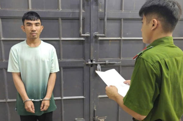 Bắt giữ đối tượng mượn xe máy để cầm cố lấy tiền tiêu rồi bỏ trốn Bắt giữ đối tượng mượn xe máy để cầm cố lấy tiền tiêu rồi bỏ trốn