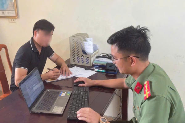 Xử phạt thanh niên tung "tin vịt" về việc tiếp tục sáp nhập xã Xử phạt thanh niên tung "tin vịt" về việc tiếp tục sáp nhập xã