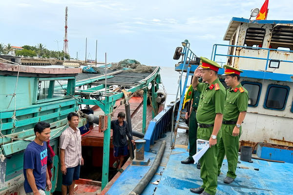 Chủ động ngăn ma túy từ cửa biển, giữ bình yên những chuyến vươn khơi