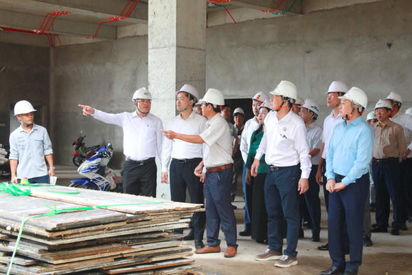 Định hướng phát triển hệ thống y tế Cà Mau hiện đại, đồng bộ, đáp ứng yêu cầu trong giai đoạn mới