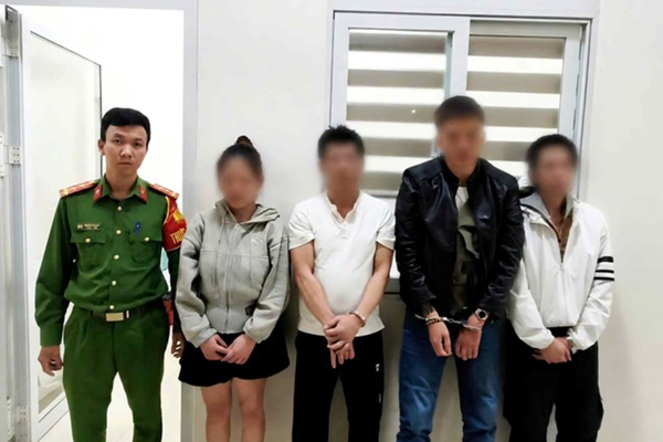 Lâm Đồng: Kiểm tra một căn nhà, phát hiện đường dây ma túy, tạm giữ 8 đối tượng