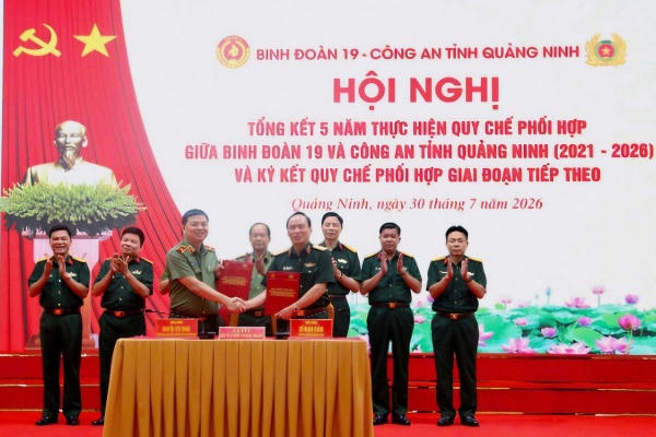 Công an tỉnh Quảng Ninh và Binh đoàn 19 ký kết Quy chế phối hợp