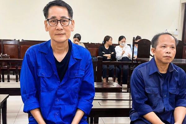 VKS đề nghị tuyên đạo diễn Lê Minh 7 - 8 năm tù vì tội cưỡng đoạt tài sản, Tòa trả hồ sơ điều tra bổ sung VKS đề nghị tuyên đạo diễn Lê Minh 7 - 8 năm tù vì tội cưỡng đoạt tài sản, Tòa trả hồ sơ điều tra bổ sung