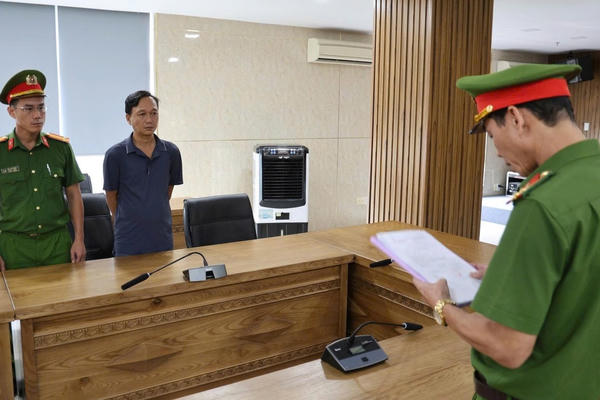 Tham ô tài sản, Phó Giám đốc chi nhánh Công ty tại Đà Nẵng bị khởi tố Tham ô tài sản, Phó Giám đốc chi nhánh Công ty tại Đà Nẵng bị khởi tố