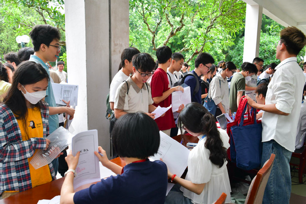 Cảnh báo hàng loạt chiêu lừa nhắm vào tân sinh viên mùa nhập học
Cảnh báo hàng loạt chiêu lừa nhắm vào tân sinh viên mùa nhập học