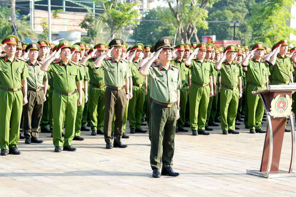 Công an thành phố Đồng Nai tổ chức Lễ chào cờ tháng 8, quyết tâm hoàn thành thắng lợi nhiệm vụ năm 2026  
