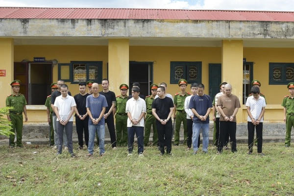 Xóa đường dây đánh bạc trực tuyến quy mô lớn núp bóng phát sóng bóng đá trái phép qua hệ thống OK9 - Lương Sơn TV Xóa đường dây đánh bạc trực tuyến quy mô lớn núp bóng phát sóng bóng đá trái phép qua hệ thống OK9 - Lương Sơn TV