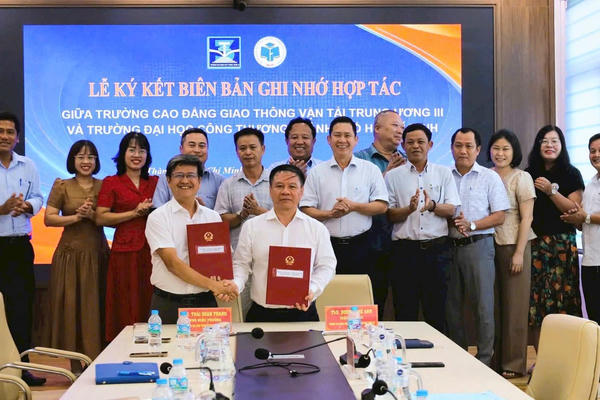 HUIT tăng cường hợp tác đào tạo, mở rộng cơ hội học tập, nâng cao trình độ cho học sinh, sinh viên