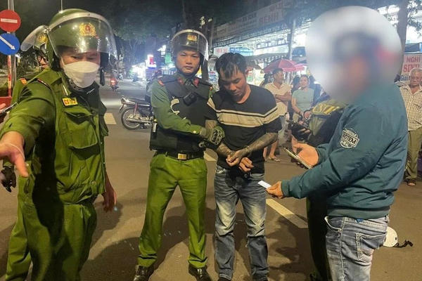 Điểm tin Pháp luật 04/08: Cảnh sát 113 Gia Lai phát hiện đối tượng tàng trữ 3 gói ma túy khi tuần tra đêm