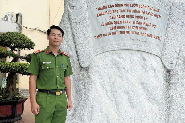 Phó Trưởng Công an xã ở Thanh Hóa kịp thời cứu cháu bé bị đuối nước Phó Trưởng Công an xã ở Thanh Hóa kịp thời cứu cháu bé bị đuối nước