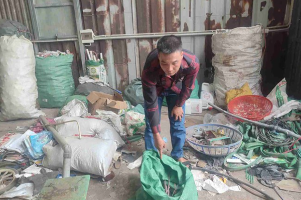 Khởi tố, bắt giam người đàn ông cắt trộm 120m cáp điện để bán đồng nát