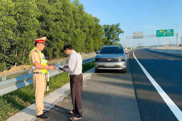 CSGT Đồng Nai: Xử lý 6 trường hợp vi phạm trên tuyến cao tốc Biên Hòa - Vũng Tàu