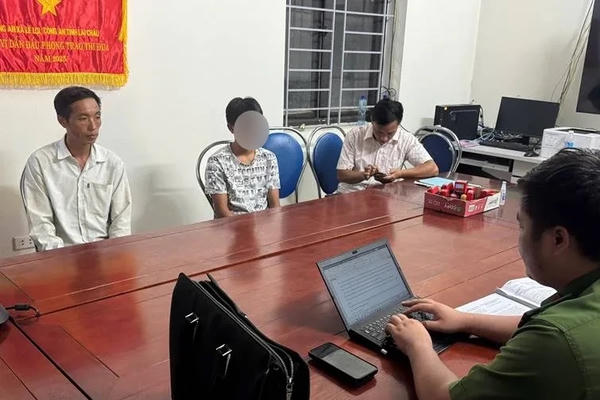 Công an triệu tập vụ thiếu niên gọi điện quấy rối tổng đài 113 ở Lai Châu Công an triệu tập vụ thiếu niên gọi điện quấy rối tổng đài 113 ở Lai Châu