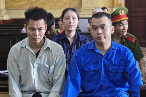 Tòa yêu cầu bổ sung chứng cứ vụ nhân viên ngân hàng lừa đảo hơn 28,5 tỷ đồng, nhiều người cho vay lãi gần 1.300%/năm