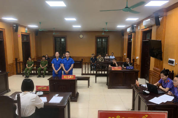 Quảng Ninh: Thuê ô tô rồi mang cầm cố, hai bị cáo lĩnh tổng cộng 18 năm tù Quảng Ninh: Thuê ô tô rồi mang cầm cố, hai bị cáo lĩnh tổng cộng 18 năm tù