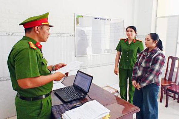 Khởi tố, bắt giam chủ hụi lừa đảo chiếm đoạt hơn 4,1 tỷ đồng bằng thủ đoạn bán hụi khống Khởi tố, bắt giam chủ hụi lừa đảo chiếm đoạt hơn 4,1 tỷ đồng bằng thủ đoạn bán hụi khống